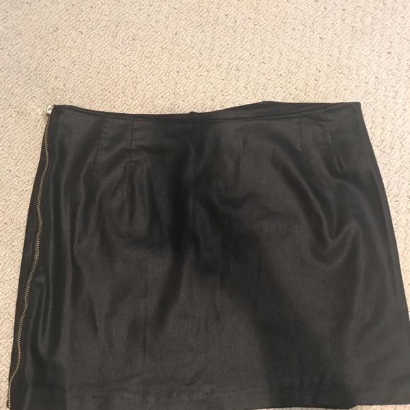 NWT - Picture 4 of 6